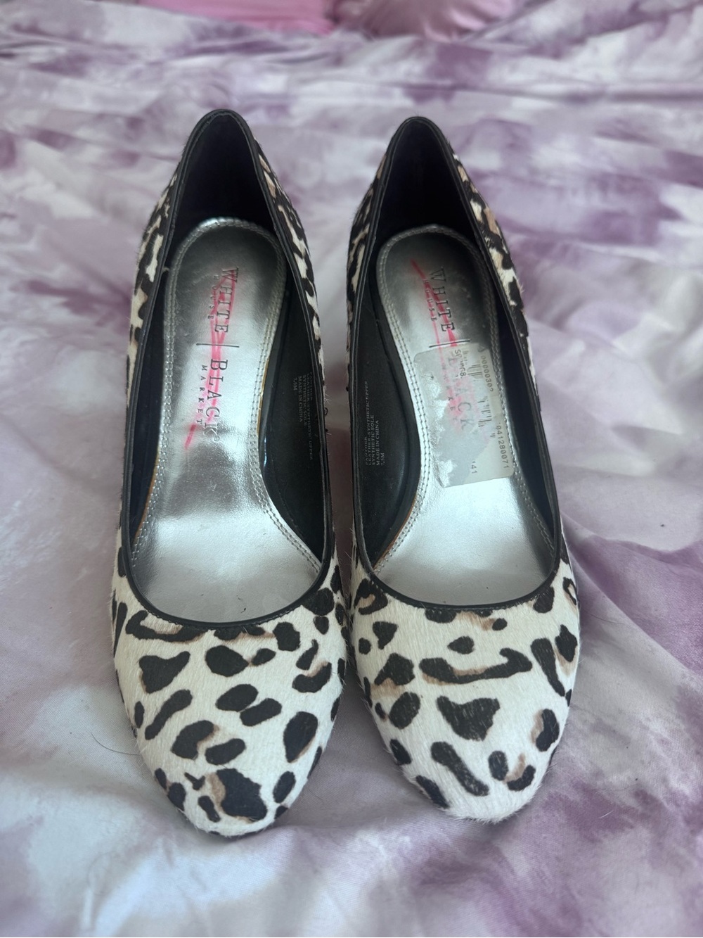 White House Black Market black and cream calf hair Leopard Pumps